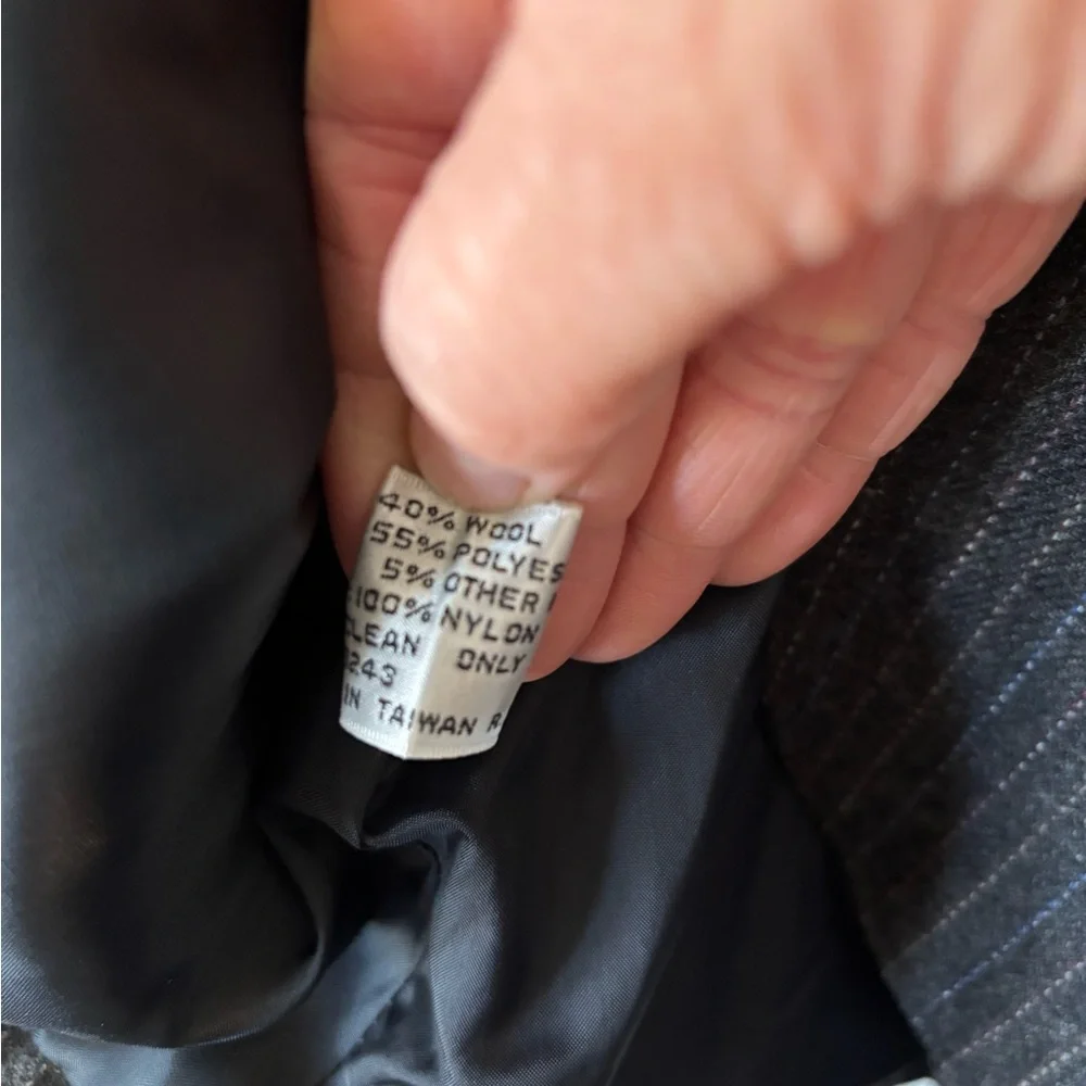 David Benjamin Wool Blend Charcoal Gray Pinstripe Blazer - Picture 4 of 4